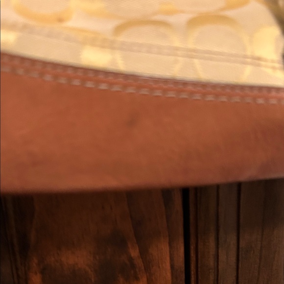 Coach Tan and Cream Shoulder Bag - Picture 3 of 16